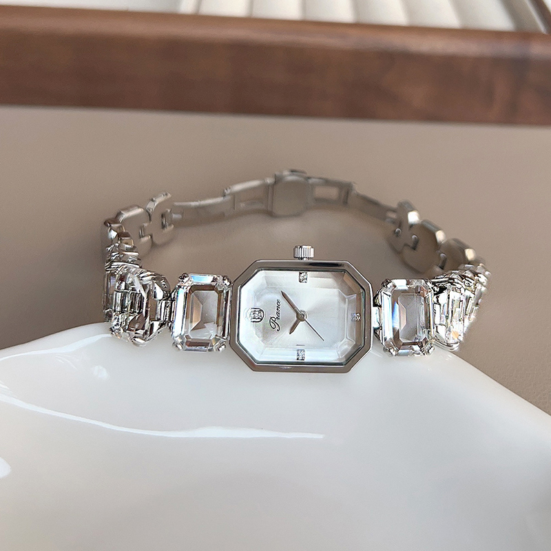 UTHAI Women Watches for Girls  - огляд і ціна Luxury Watch White