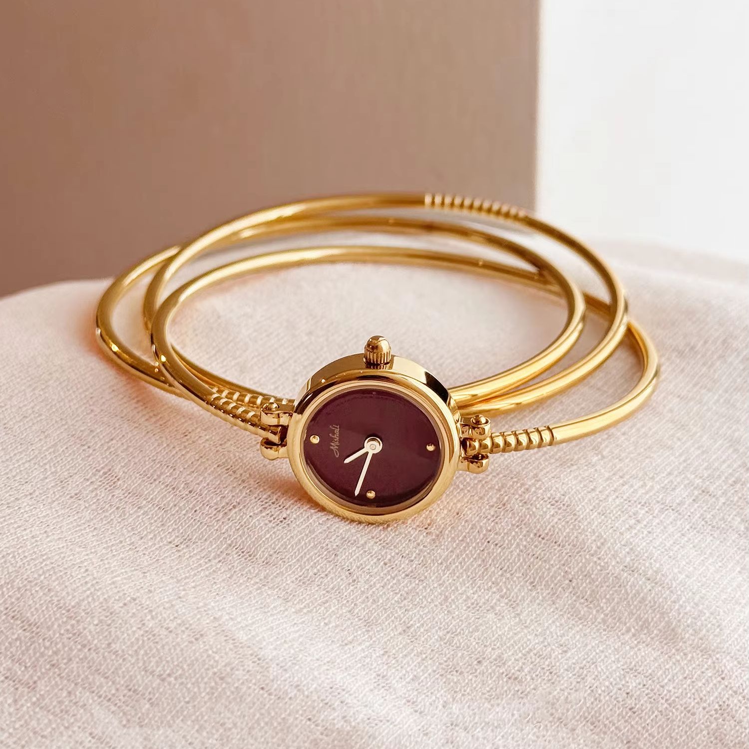 Luxury Retro Brands Original W - огляд і ціна Luxury Watch Index