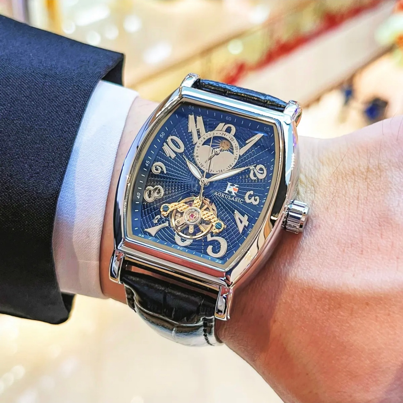 Luxury Business Barrel-Shaped  - огляд і ціна Luxury Watch Europe