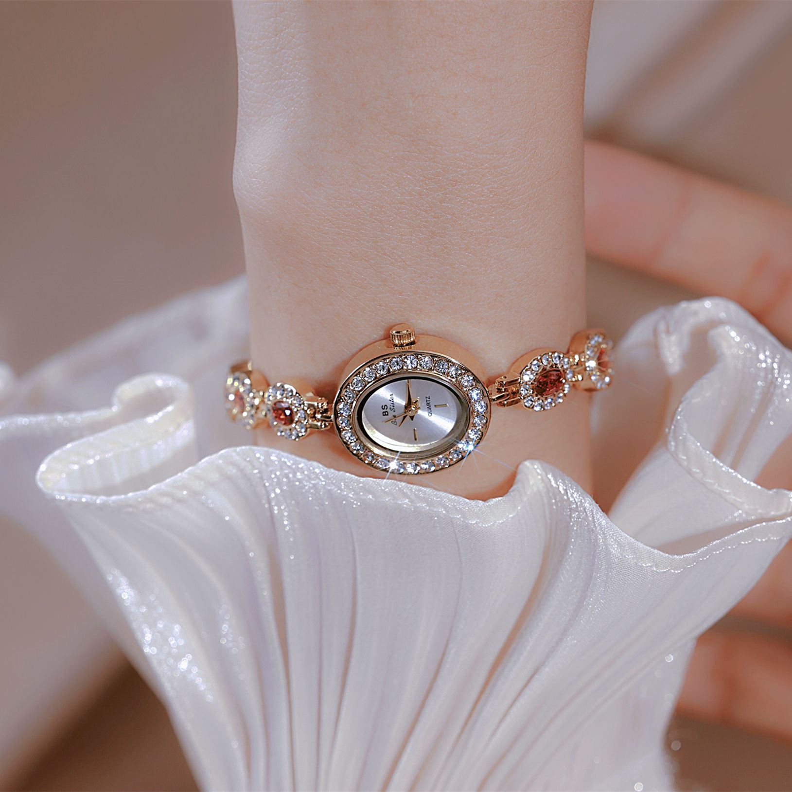 UTHAI New Women Chain Watch Li - огляд і ціна Luxury Watch Index