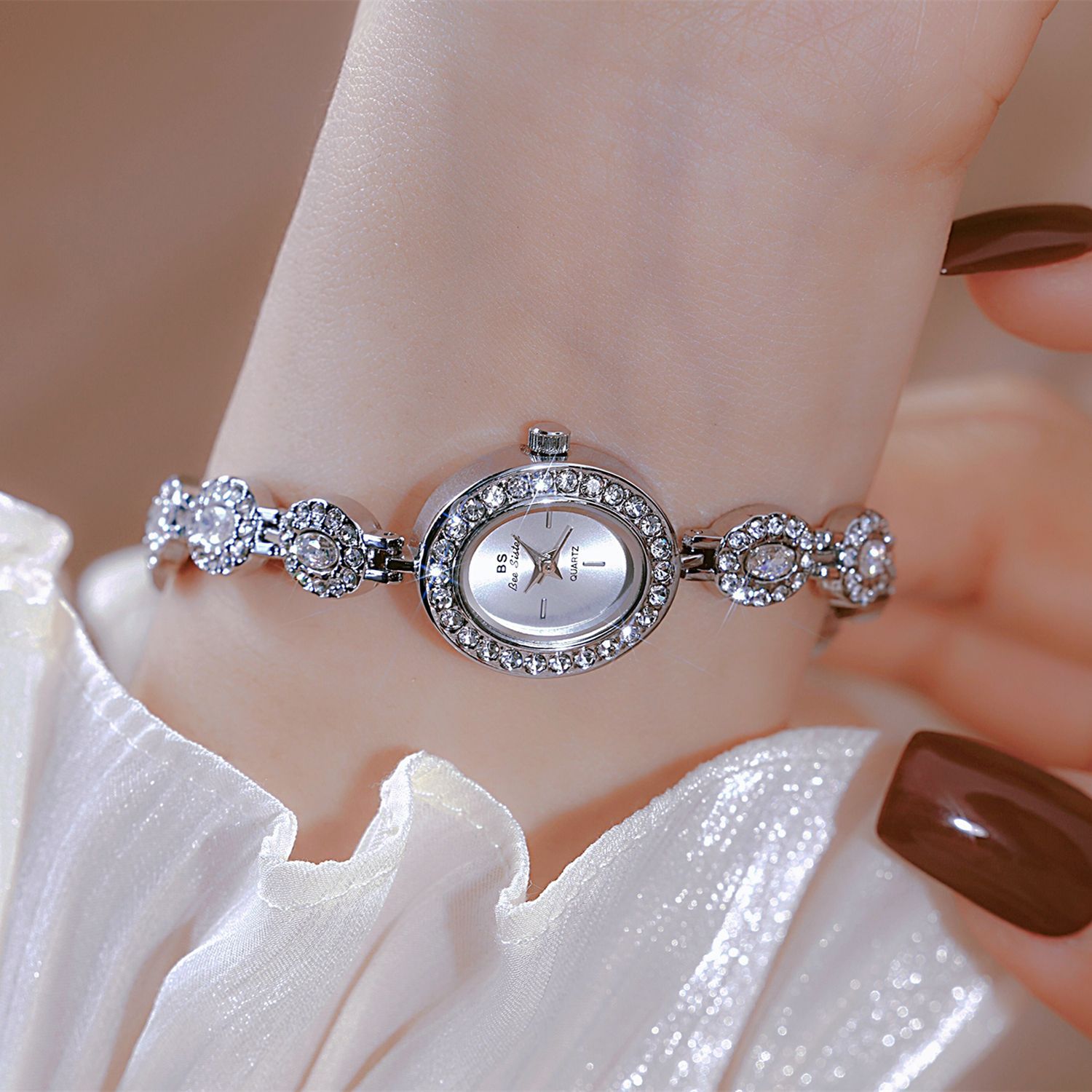 UTHAI New Women Chain Watch Li - огляд і ціна Luxury Watch Index